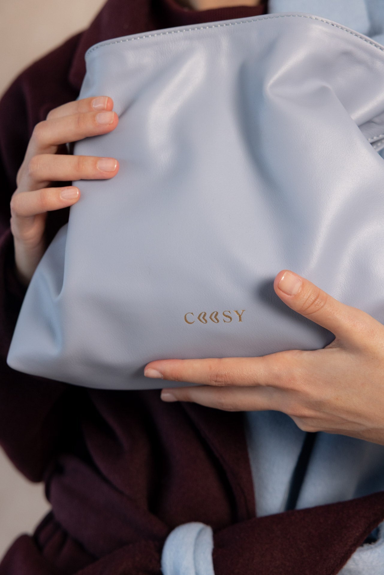 BOLSO SACO PIEL CELESTE