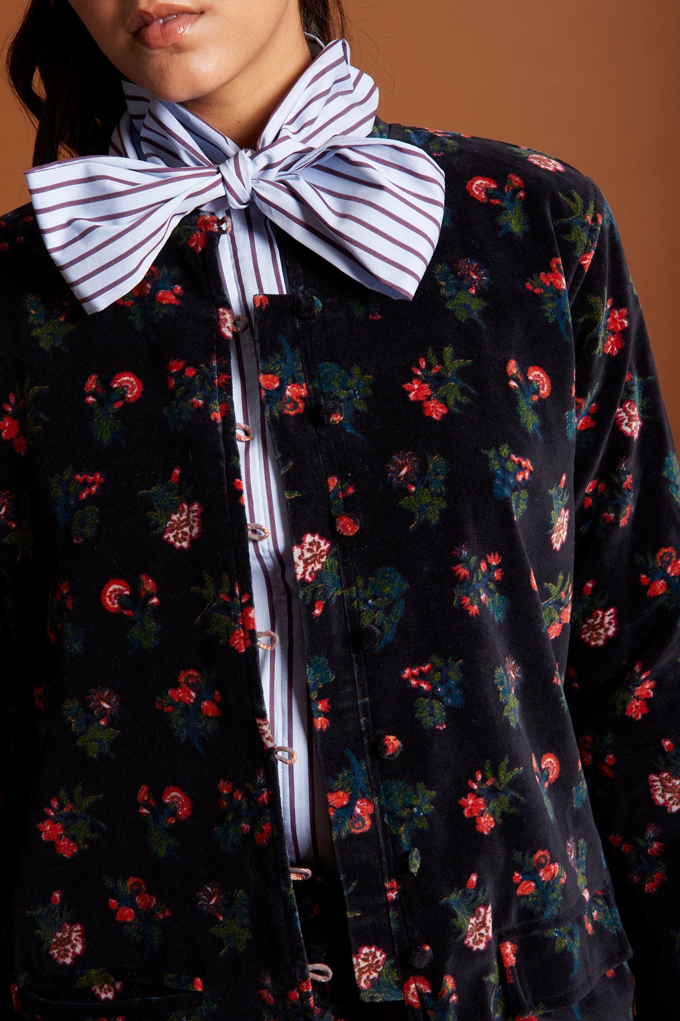 CHAQUETA MILANA FLORES MARINO