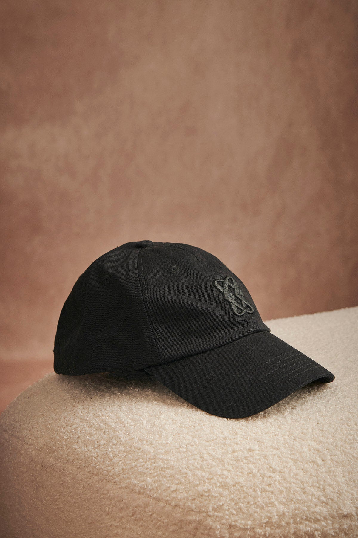 GORRA LOGO NEGRO